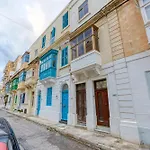 Lilly The Traditional Maltese Townhouse In Sliema