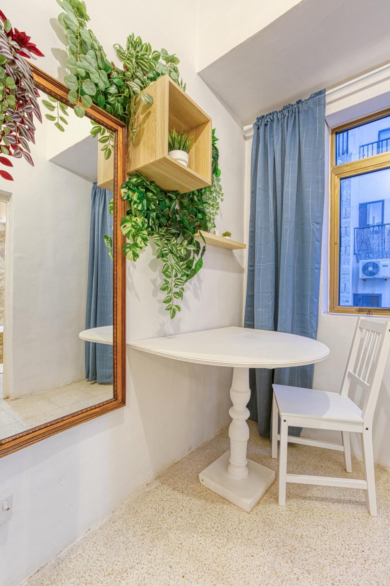 Lilly The Traditional Maltese Townhouse In