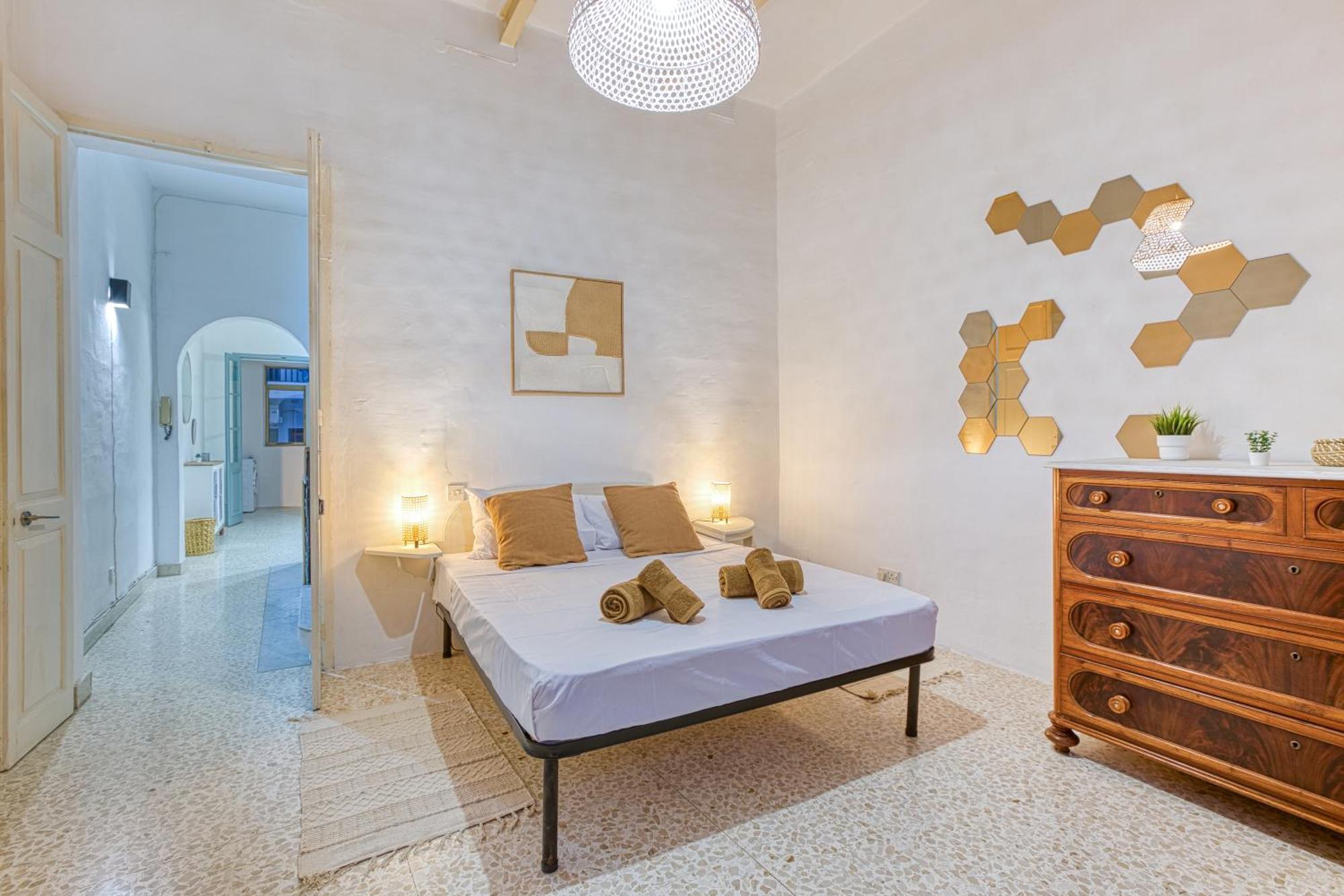 Lilly The Traditional Maltese Townhouse In