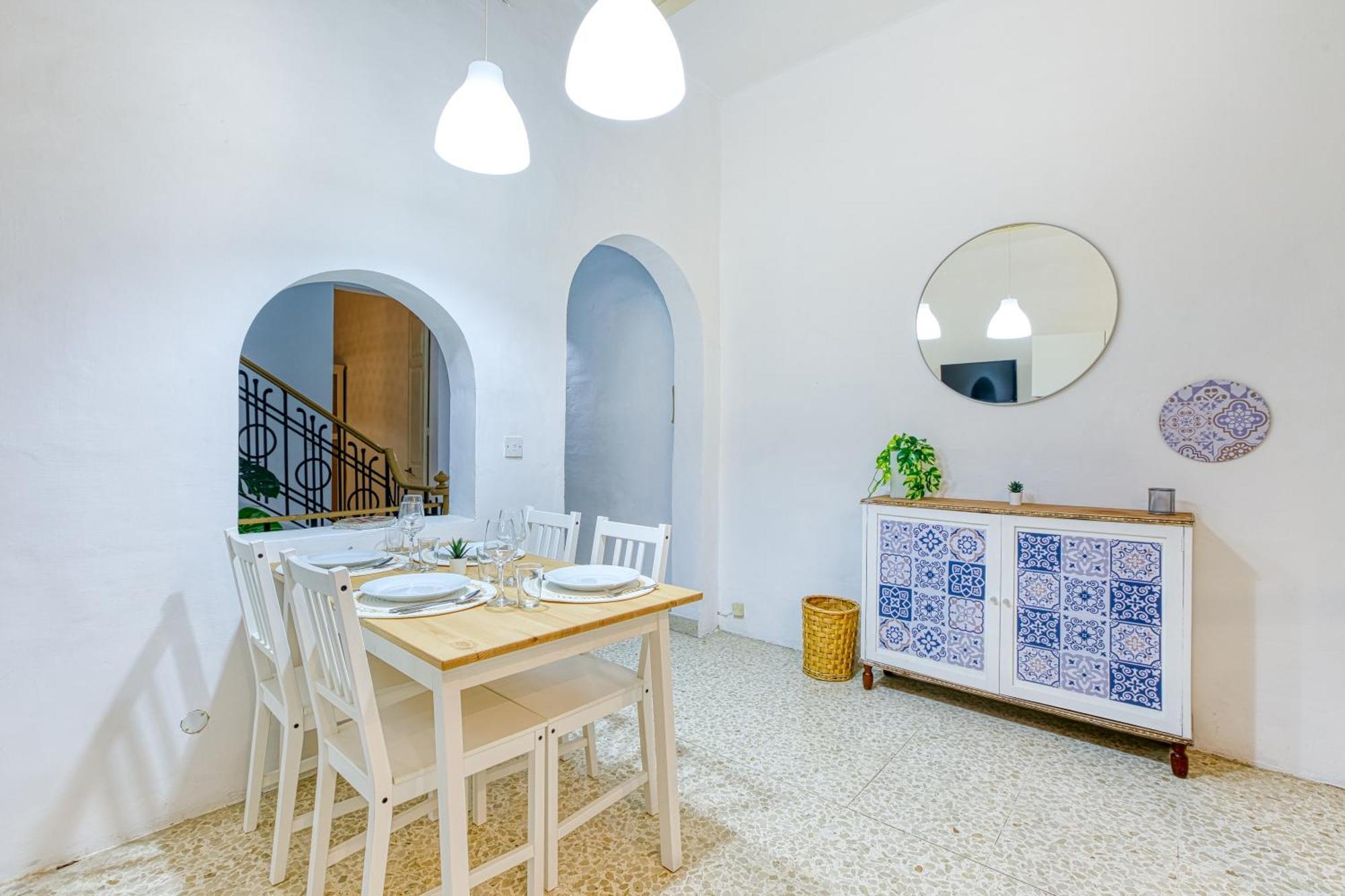 Lilly The Traditional Maltese Townhouse In